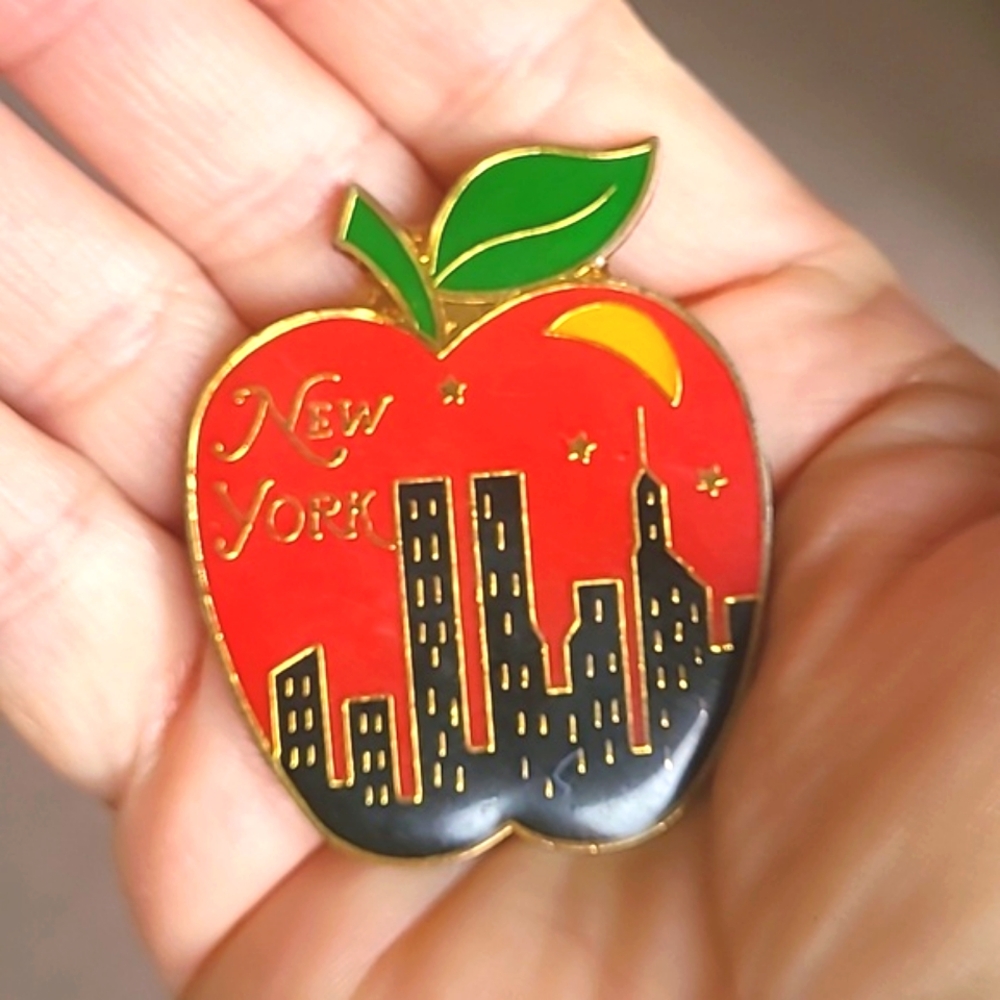 ELVIS PRESLEY With Guitar&Vtg Apple New York City Night Magnet - Picture 4 of 8
